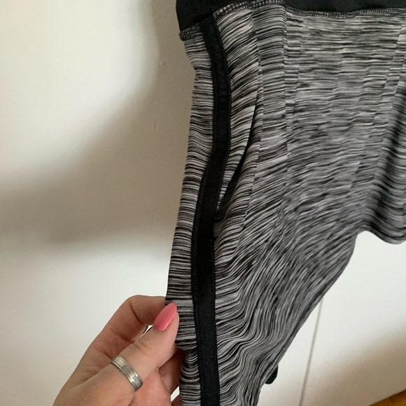 2/40$🎉 Gently worn black and grey skort - Picture 2 of 5